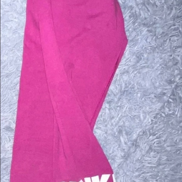 VS PINK - Picture 2 of 2